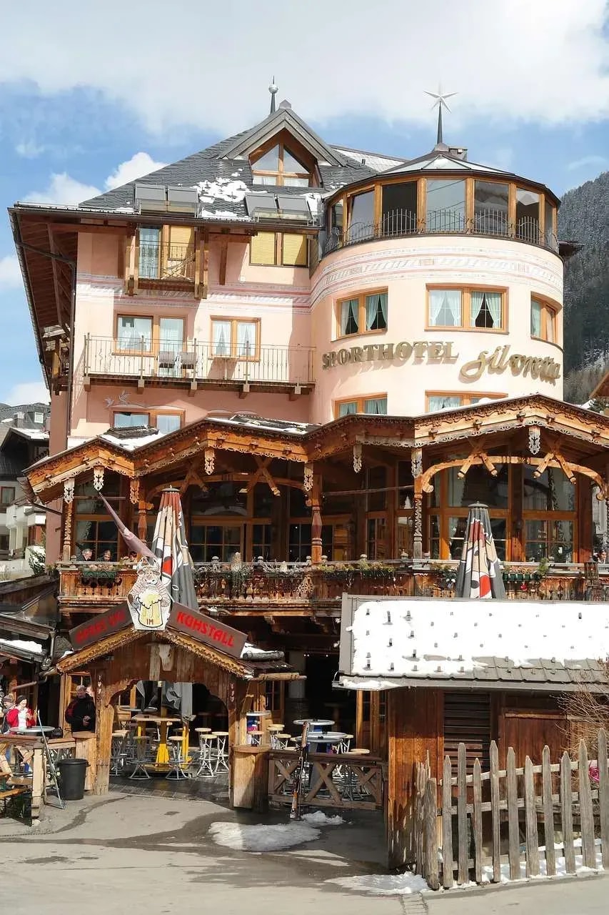 Best Transfers for You and Your Ski Group from Innsbruck to Ischgl - Minibuses of All Sizes