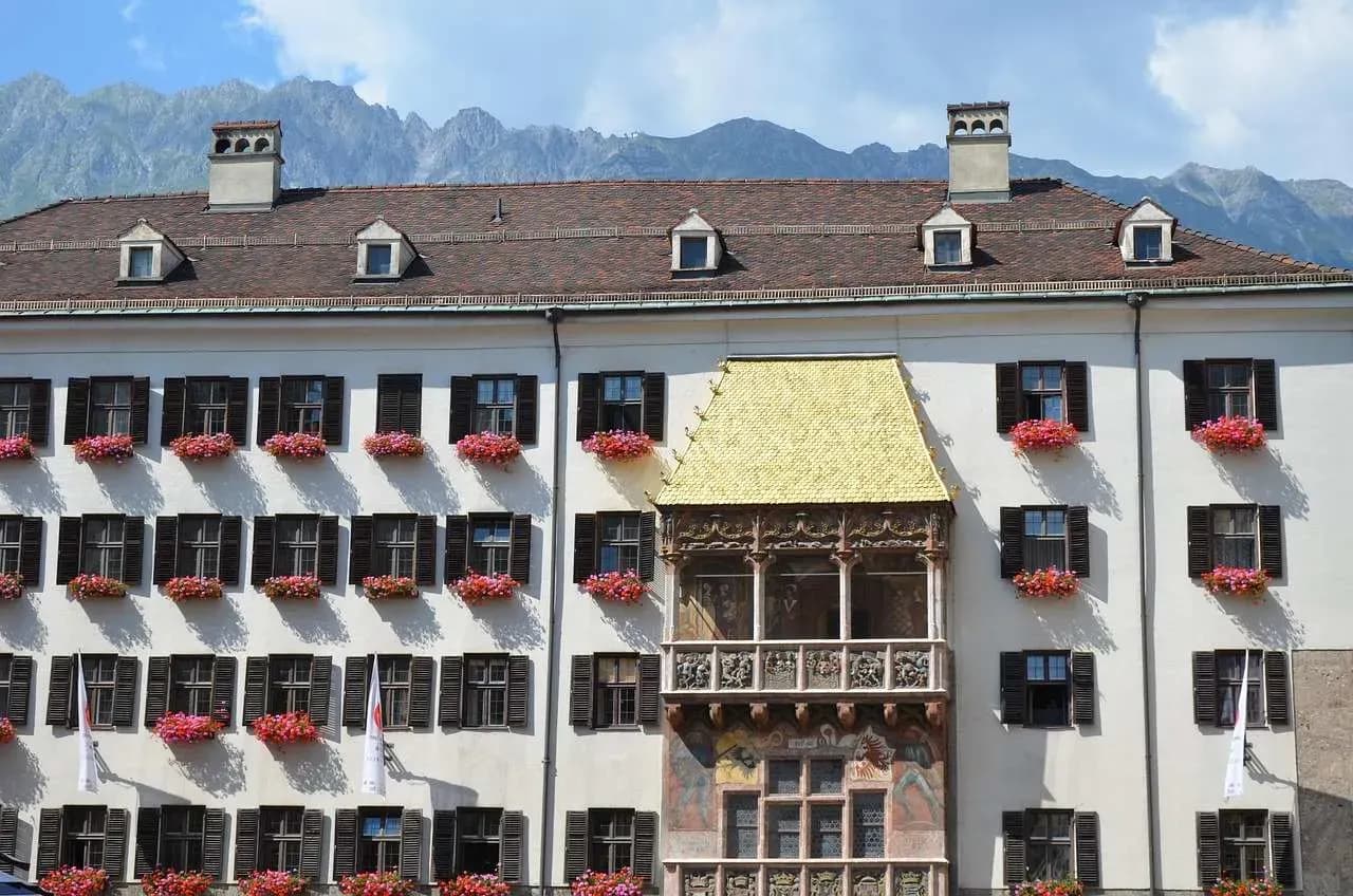 Ideal Innsbruck Airport Transfer for Families and Small Groups