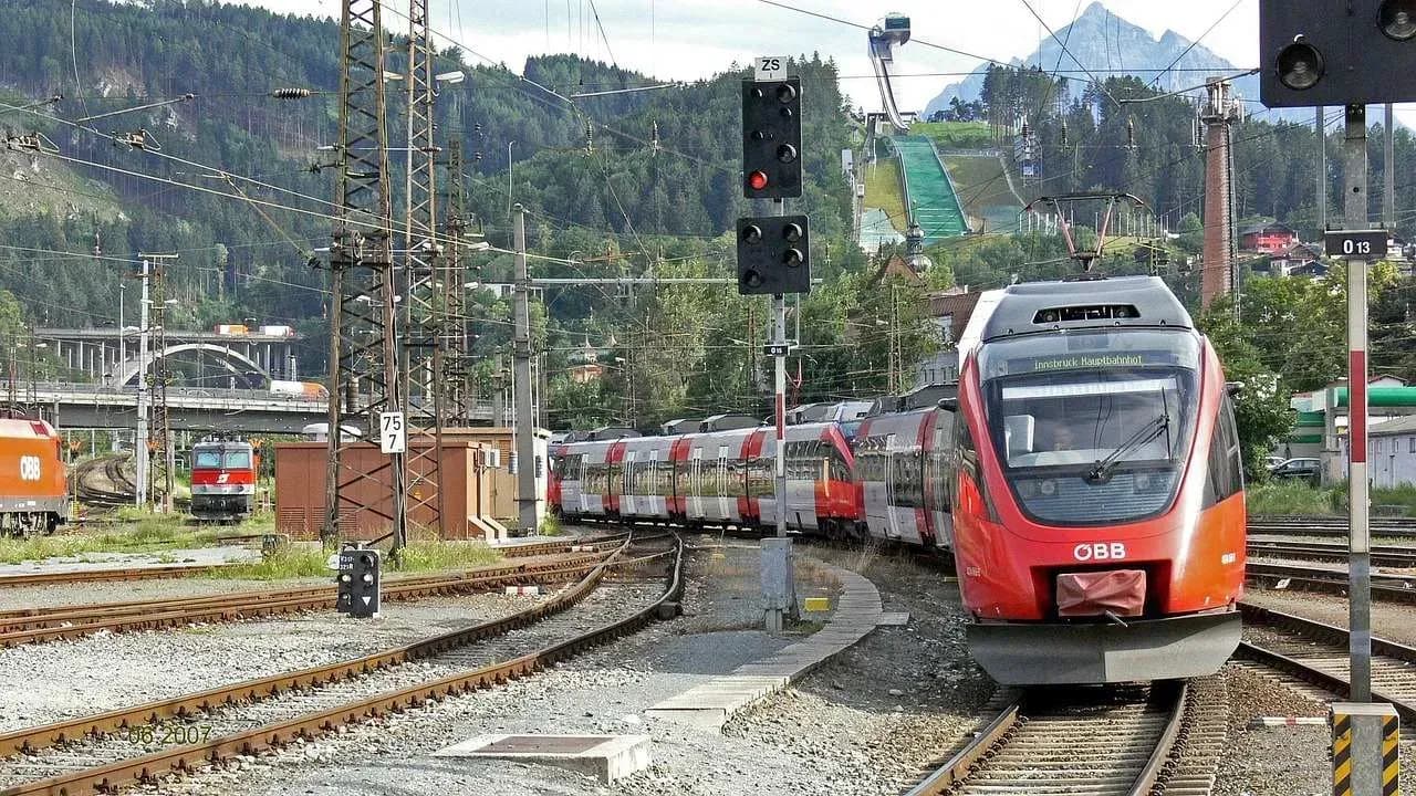 Best Transfer from Innsbruck Railway Station for Groups and Families — Buses of Every Size
